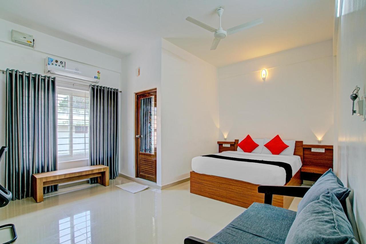 Vaccinated Staff- Capital O 74715 Phoenix Holidays Hotel Kochi Eksteriør billede